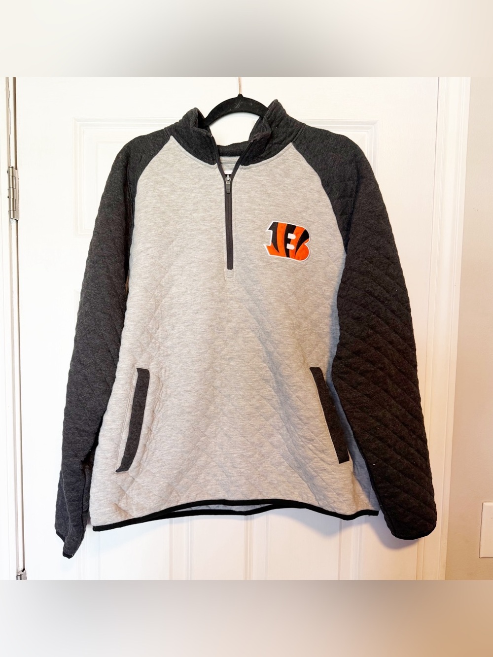 NFL Cincinnati Bengals quilted half zip pullover